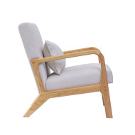 Butaca Nicole nórdica con cojín lumbar – Tapizado antimanchas