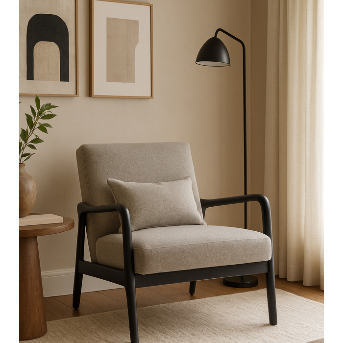 Butaca Nicole nórdica con cojín lumbar – Tapizado antimanchas