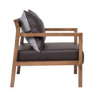 Butaca de diseño ESBEN, de madera de haya y polipiel